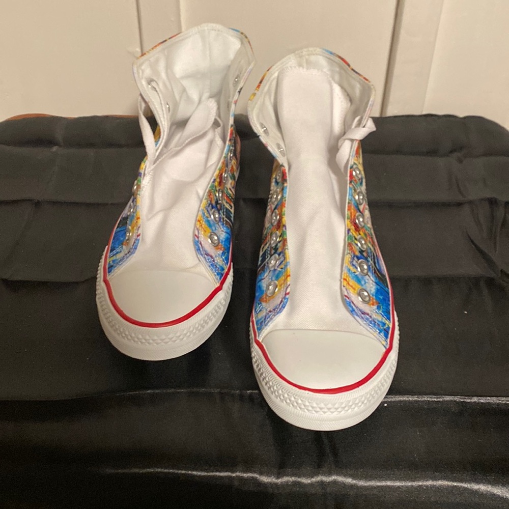 Mens hightop canvas sneakers, size 9